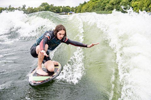 Ryan Thayne at the 2022 Malibu Boats UK Wakesurf Nationals - Photo Mantis Pro Media